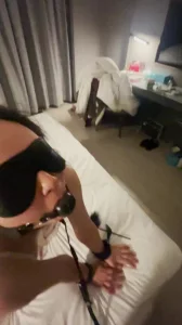 调教极品人妻，露骨舔脚什么都可以